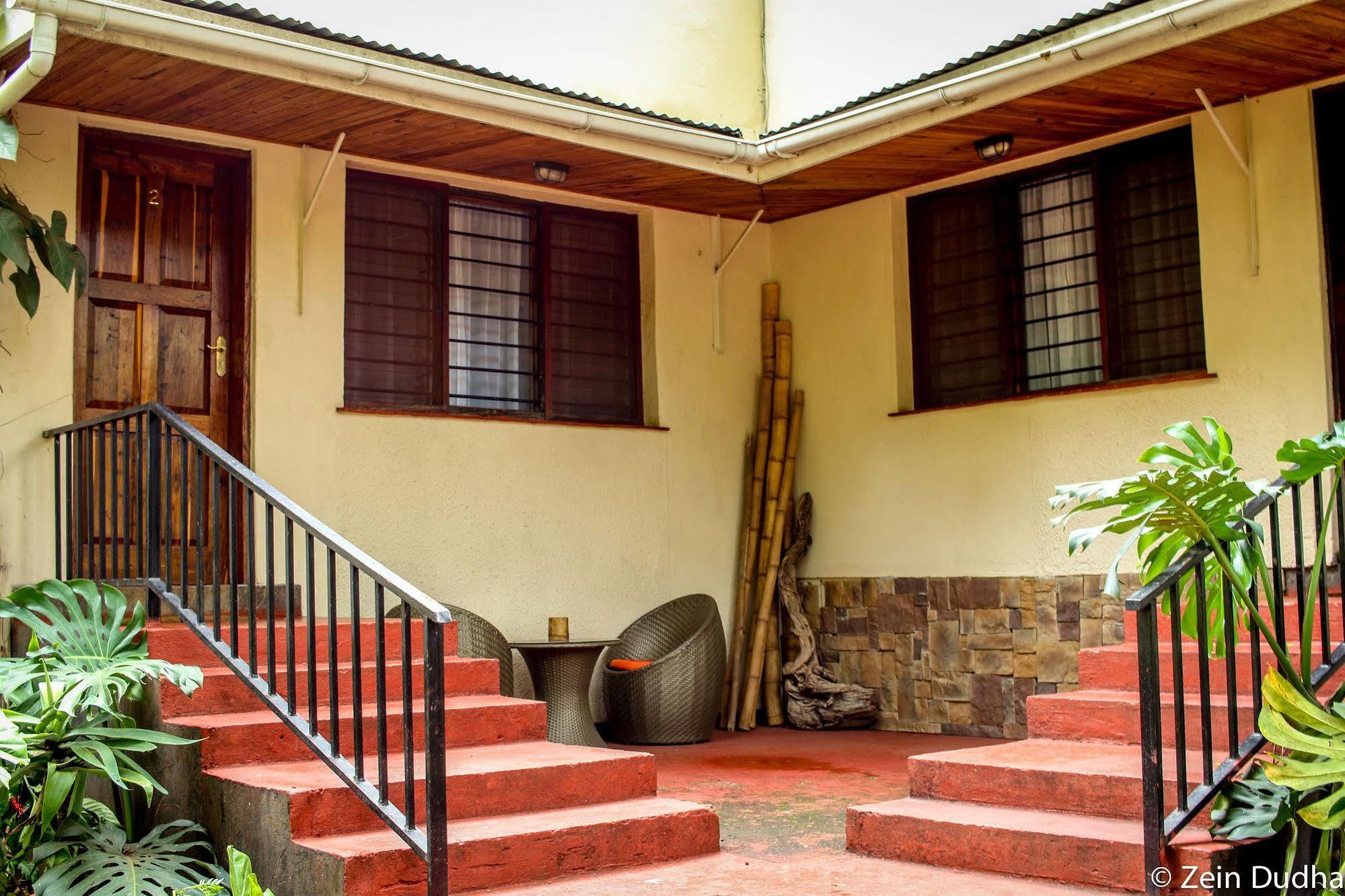 Villa 33 Blantyre Extérieur photo